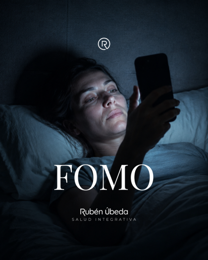 FOMO y JOMO: el miedo a perderte algo no empezó con el móvil